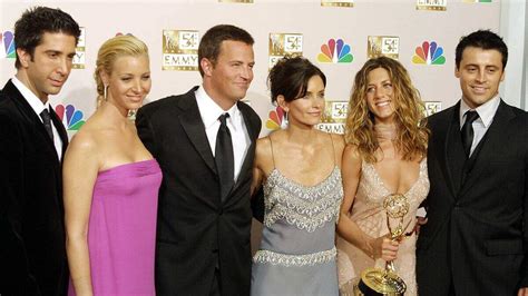 Why Friends Cast Skipped Matthew Perrys Emmys Tribute Kost 1035