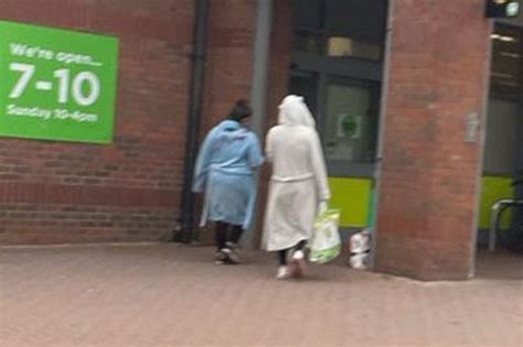 Yorkshire Women Shop At Asda In Dressing Gowns And PJs At Pm As Mum Left Mortified