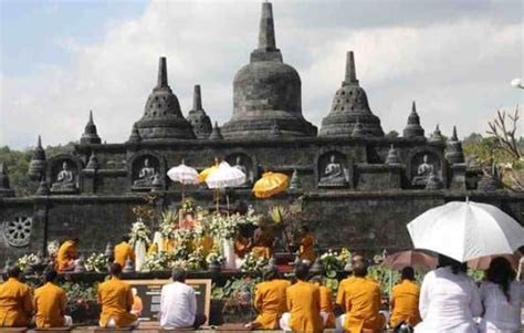 Masuknya agama hindu di indonesia. √Sejarah : Pengeruh Hindu-Buddha Dalam Kehidupan ...