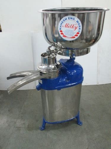 Milky Stainless Steel Cream Separator Semi Ss Capacity 300 Ltr Hr