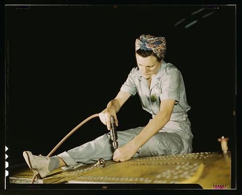 Wonderful Photos Of Women Workers During Wwii On Kodachrome Slides Wwii Women Rosie The