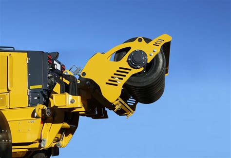 Tilt Attachment Broons The Crushing And Compaction Specialist
