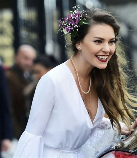 Asli Enver Hair Stayl Bridal Inspo Turkish Beauty Celebs Celebrities Turkish Actors