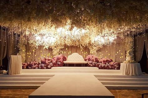 From The Wedding Of Anzalna And Hanif Here S A Glimpse Of Their Stunning Decor The Gold