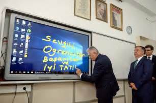 Binali yıldırım'ın yazısı dikkatleri üstüne çekerken Başbakan Yıldırım'ın yazım kuralları ile imtihanı - İndigo ...