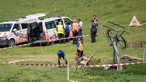 Schweiz Ein Toter Und Sechs Verletzte Bei Seilbahn Unfall