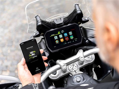 Boschs Inch Tft Screen Increases Bmw Motorcycle Rider Safety