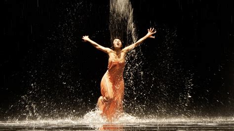 Vollmond Von Pina Bausch In Wuppertal