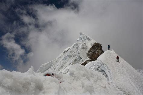 Tragedy At 29000 Feet The 10 Worst Disasters On Everest Outside Online