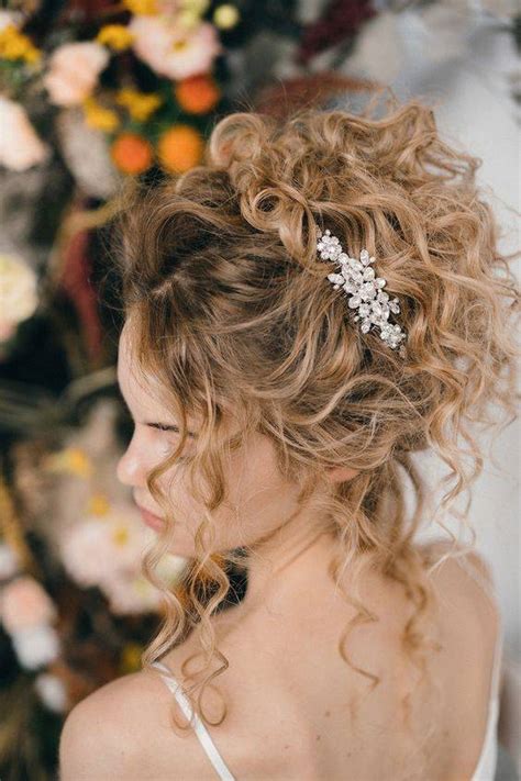 Simple Bridal Hairstyles For The Curly Hair Type