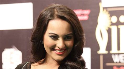 Sonakshi Sinha Performs In A Music Video With Honey Singh