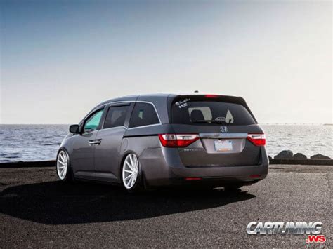 Slammed Honda Odyssey Rear