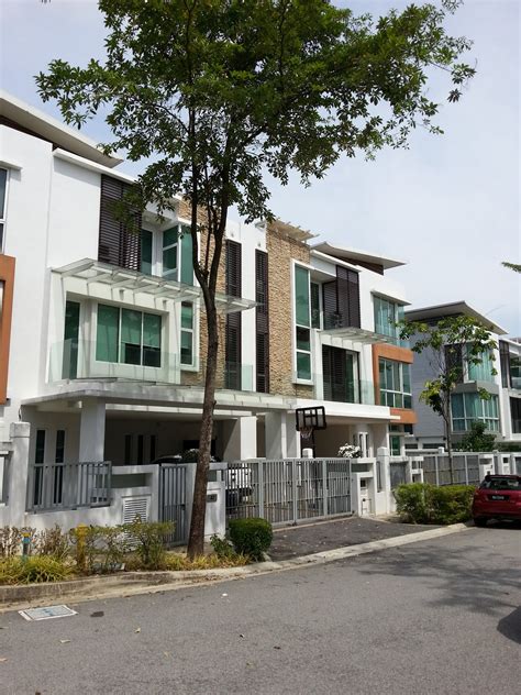 If it's your very first time in kota damansara, make a reservation at kota damansara business hotel or gt home d'rimba resort apartment. Pool Villas @ Tropicana Indah Resort Homes