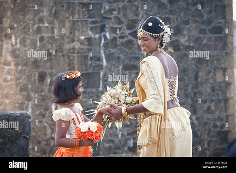 Sri Lankan Bride And Bridesmaid At Galle Fort Stock Photo Alamy