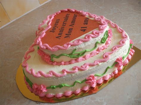 La Pâtisserie de Brunette Gâteau anniversaire forme coeur