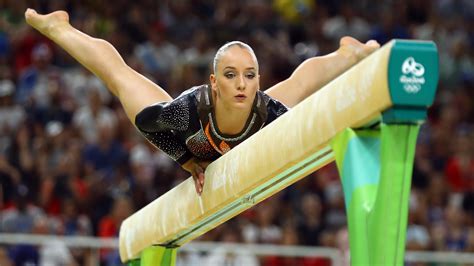 Turnster Sanne Wevers Uit Oldenzaal Stunt Met Olympisch Goud Op Balk