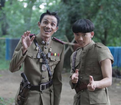 ศิลปินตลกชื่อ บอล เชิญยิ้ม พร้อมแก๊งเพื่อน แจ๊ส ชวนชื่น / นุ้ย เชิญยิ้ม. เบิ้ล ปทุมราช เผยความในใจถึง โรเบิร์ต ปล่อยโฮกลางงาน