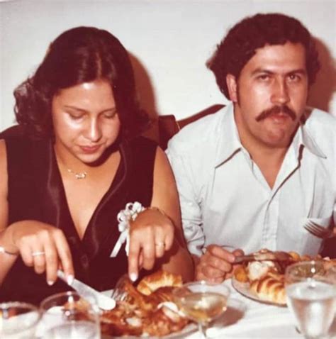 Pablo Escobar With His Daughter And With His Wife Rnarcos