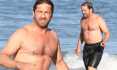 Topless Gerard Butler Shows Off His Buff Body In Malibu Daily Mail Online