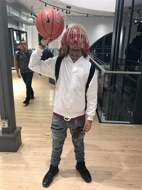 One Of My Favorite People Holding My Favorite Thing ♥lil Pump♥