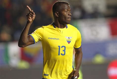 Footballer for west ham united & ecuador. Ecuador irá tras los seis puntos según Enner Valencia ...