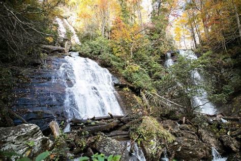 This Easy Fall Hike In Georgia Is Under 2 Miles And Youll Love Every