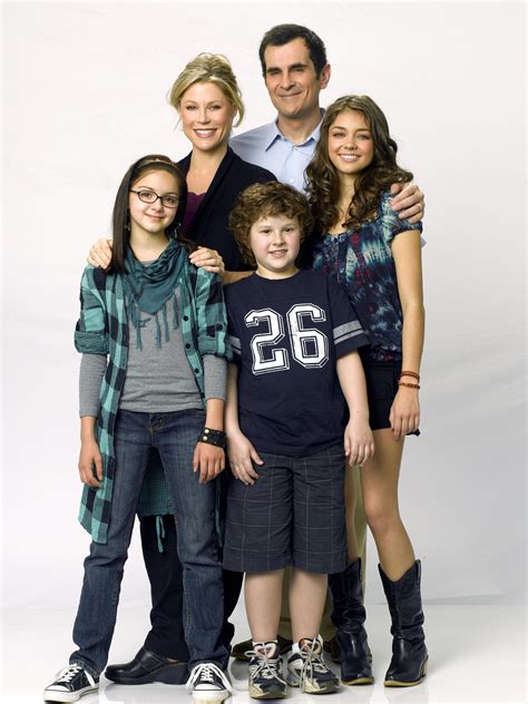 Modern Family - Season 1 Promo | Modern family, Modern family tv show, Modern family luke