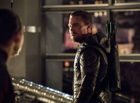 Arrow The Whole Team Assembles In New Photos From The Season 7 Finale