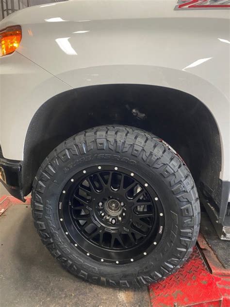 Trail Boss Readylift 20 Sst Tires 2019 2021 Silverado And Sierra Mods