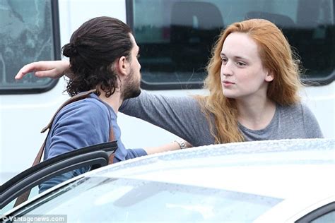 Kit Harington Hugs Sophie Turners Body Double On Game Of Thrones Set