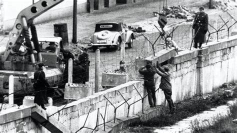 The Collapse Of The Berlin Wall When And Why Did It Fall World