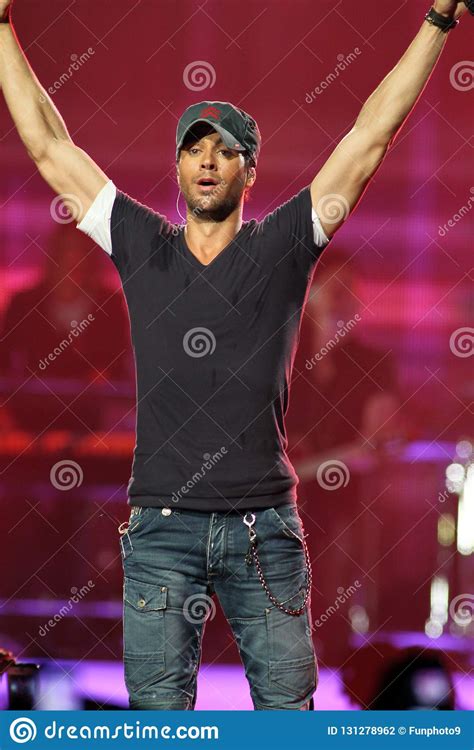 Enrique Iglesias Performs In Concert Editorial Photography - Image of performs, singer: 131278962