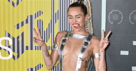 The Good The Bad And The Outrageous Memorable Looks From The Mtv Vmas Huffpost Style