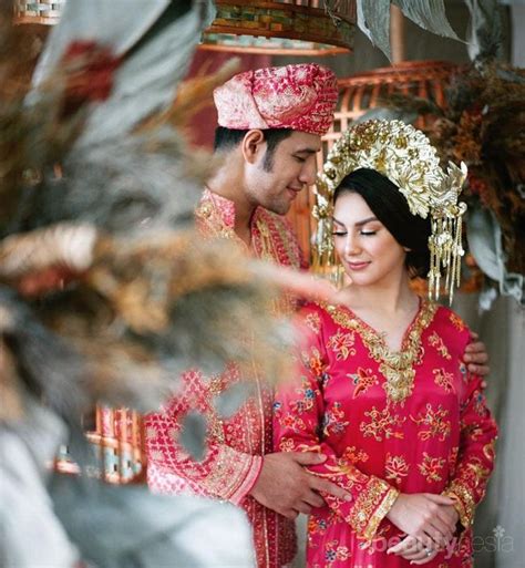 Maybe you would like to learn more about one of these? 5 Inspirasi Pernikahan Adat Minang ala Artis Indonesia