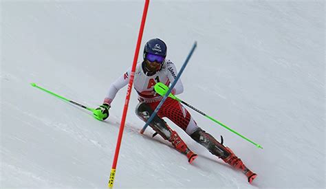 Pertl erreichte nach dem dritten platz im vorjahr in chamonix nur noch einmal im slalom die top ten und das als zehnter am dienstag im night race. LIVE: Slalom der Herren in Chamonix 2020, Vorbericht ...