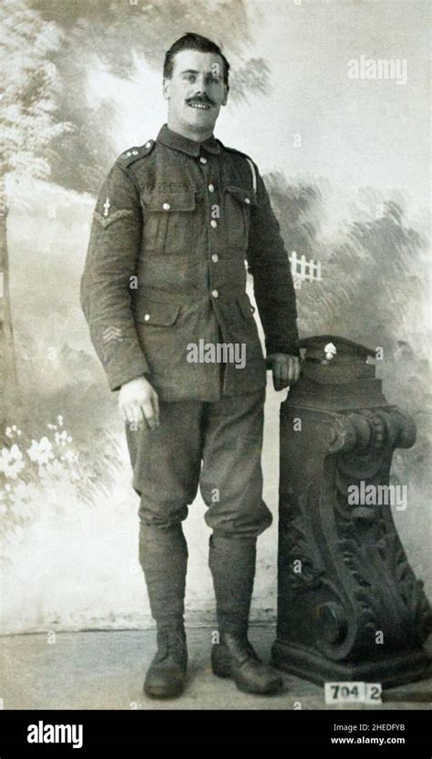 Un Ritratto Della Prima Guerra Mondiale Di Un Soldato Di Fanteria Dellesercito Britannico Una