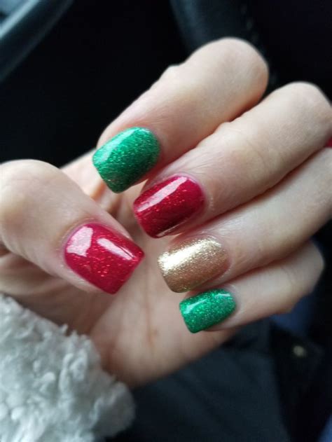 Christmas Nails Red Gold And Green Nails Green Nails Red Nails
