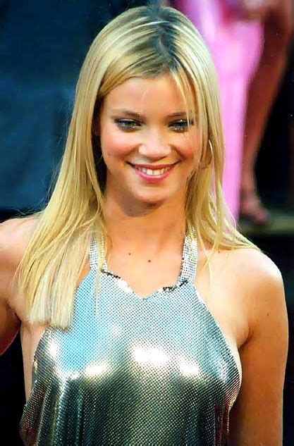 Amy Smart Amy Smart Hot Cleavage Show