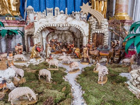 A Brief History Of Nativity Scenes What Is A Christmas Crèche