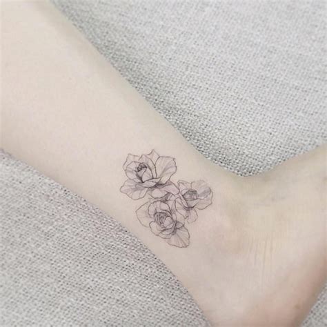50 Elegant Ankle Tattoos For Women With Style Tattooblend