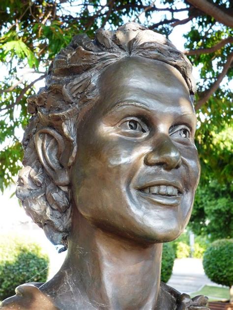 The graceful evonne goolagong cawley first won the wimbledon title in 1971, defeating her australian compatriot, margaret court. Evonne Goolagong Cawley | Monument Australia