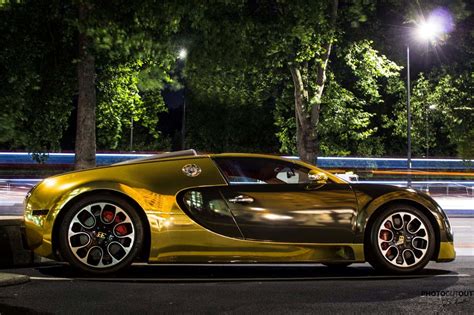 Download Gold Bugatti Veyron Car At Night Wallpaper