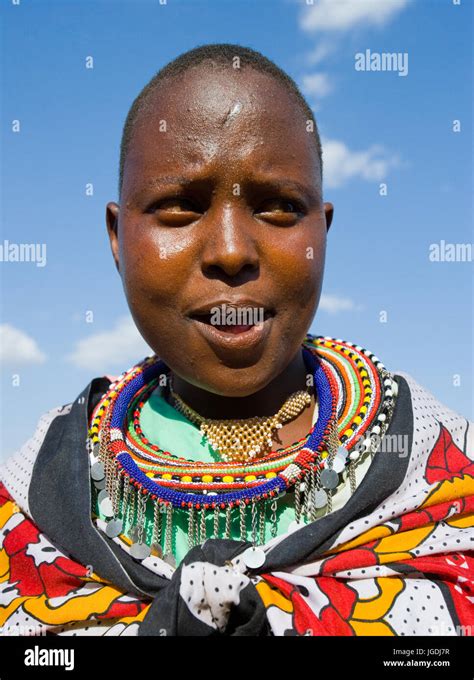 Maasai Kenya Man Woman Hi Res Stock Photography And Images Alamy