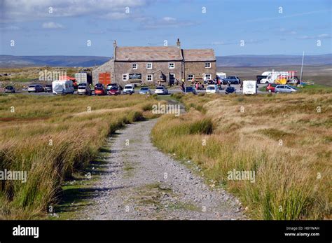 Tan Hill Inn Highest Pub Hi Res Stock Photography And Images Alamy