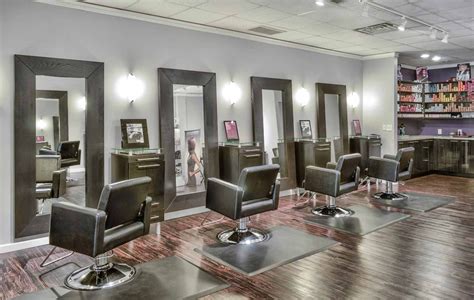 Feminine Men In Beauty Salons