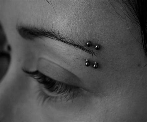Pin By Luiz Alvarez On Piercing Eyebrow Piercing Piercings Facial