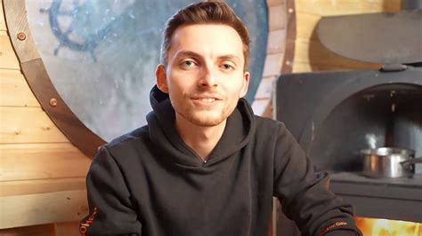 Außerdem verrät jasmin ihre lieblingsbibelstelle, ihr dürft gespannt sein. YouTuber Philipp Mickenbecker von „The Real Life Guys" hat ...
