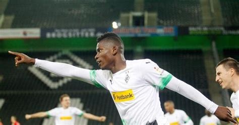 Das wichtigste spiel des jahres ! Gladbach stürmt in seltsamer Stille zum Derbysieg - Sport ...