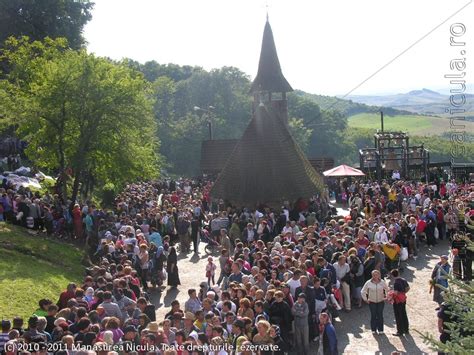 Manastirea nicula, renumita pentru icoana facatoare de minuni a maicii domnului cu pruncul, se afla la cativa kilometri distanta de orasul gherla, in localitatea nicula, intre multe dealuri impadurite. Manastirea Nicula se pregateste de hram. Programul ...