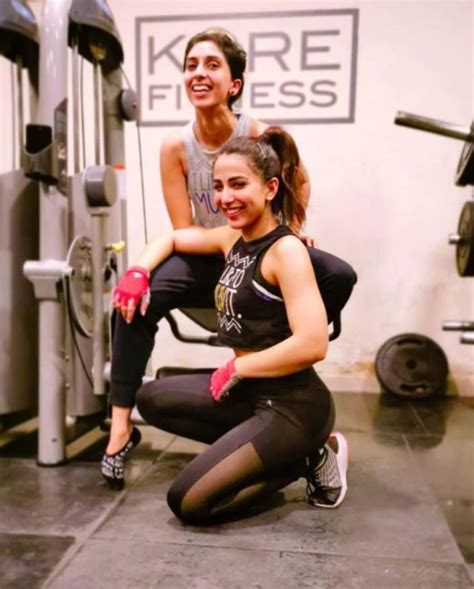 Fitness Routine Of Ushna Shah During Quarantine Reviewitpk